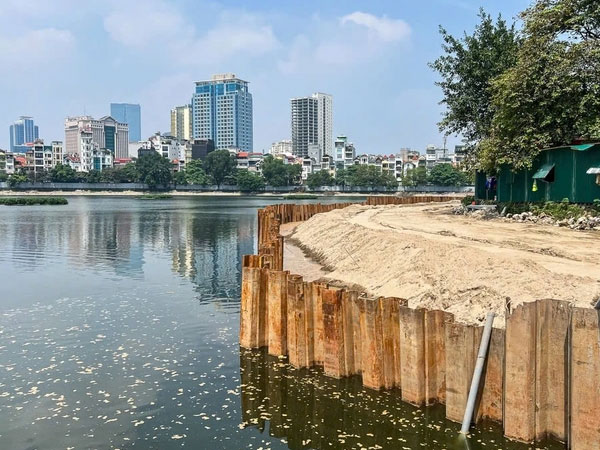 Quận Đống Đa phủ nhận việc dùng bê tông không đảm bảo để cải tạo hồ Hoàng Cầu