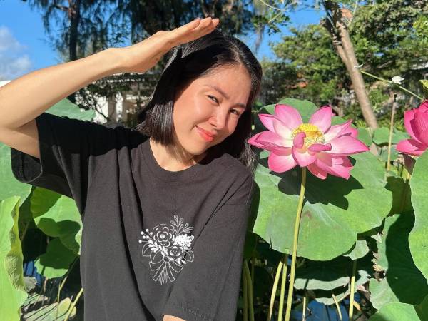Ý nghĩa phía sau bức ảnh Lê Phương chia sẻ trước lễ thủy táng cố diễn viên Quý Bình?