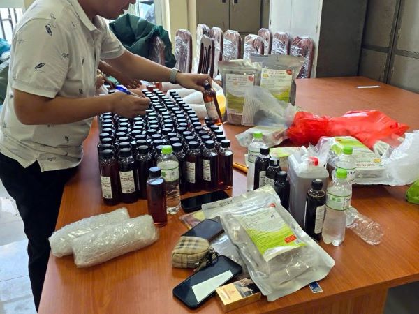 Bắt giữ 'ông trùm' và 8 đối tượng bán thuốc hỗ trợ sinh lý giả, thu lợi 20 tỷ