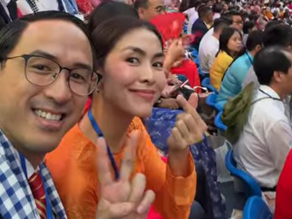 Vợ chồng Tăng Thanh Hà - Louis Nguyễn chia sẻ khoảnh khắc xúc động từ khán đài theo dõi Lễ diễu binh, diễu hành 30/4