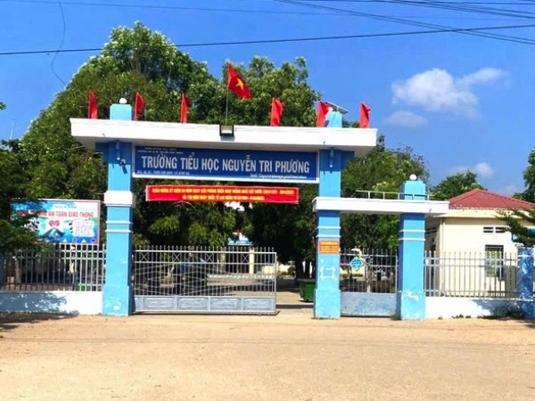 Tạm giữ thầy giáo nghi dâm ô nhiều nữ sinh tiểu học