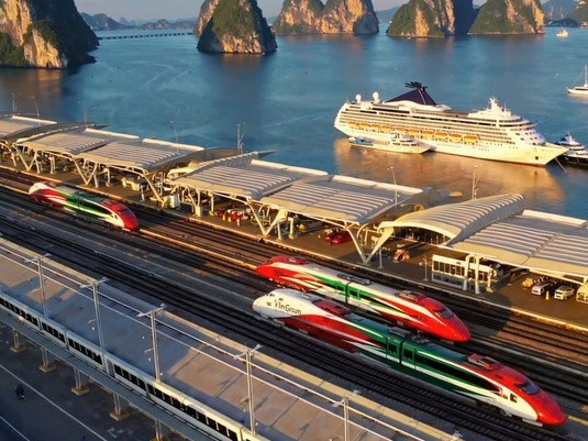 Chỉ 30 phút từ Hà Nội đi Quảng Ninh bằng tàu 300km/h?: 'Sáng con học ở Hà Nội, tối về Hạ Long với bố mẹ'
