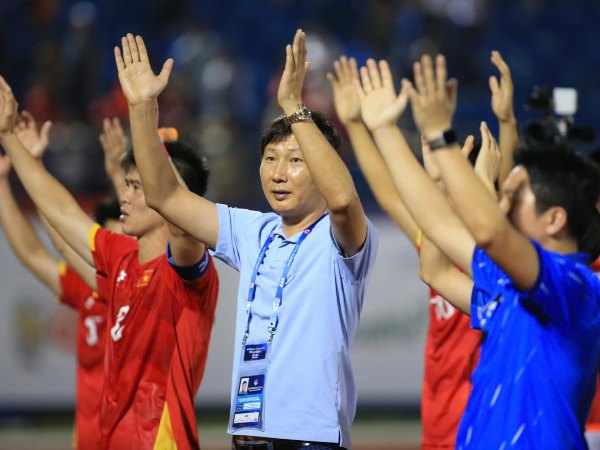 HLV Kim Sang-sik 'nhận quà' từ người hùng World Cup, tuyển Việt Nam có 2 lợi thế lớn trước giải châu lục