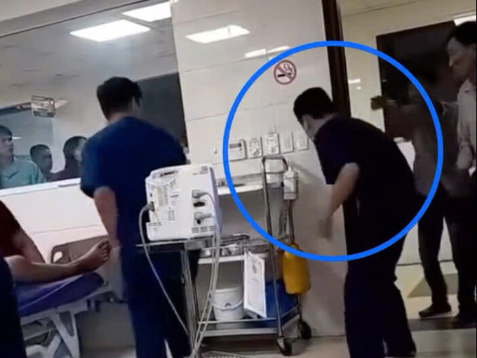 Khen thưởng y bác sĩ cứu sống bé trai dù người nhà bệnh nhân chửi bới, hành hung