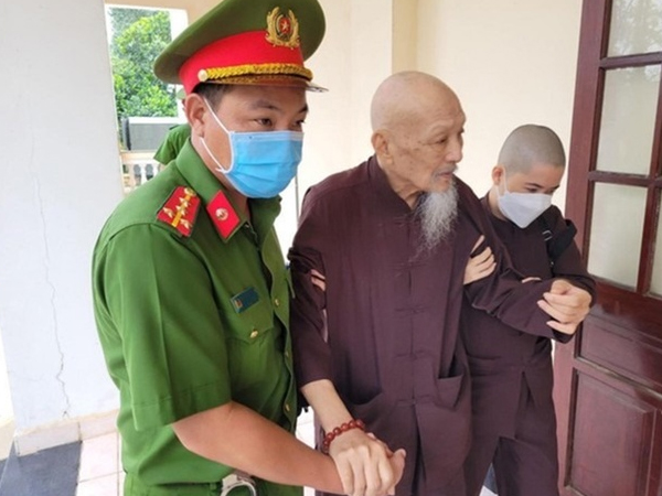 Rùng mình thủ đoạn cha con Lê Tùng Vân né tội loạn luân, bí mật về những được trẻ bị phơi bày