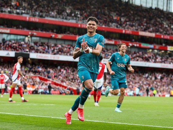 Arsenal thua sốc Bournemouth, lo mất ngôi nhì Ngoại hạng