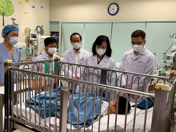 Vụ nộp đủ tiền mới cấp cứu bé trai bị tai nạn giao thông: Bộ trưởng Y tế Đào Hồng Lan nói gì?