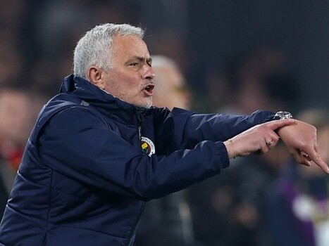 Mourinho bị Solskjaer phá tan mộng đăng quang