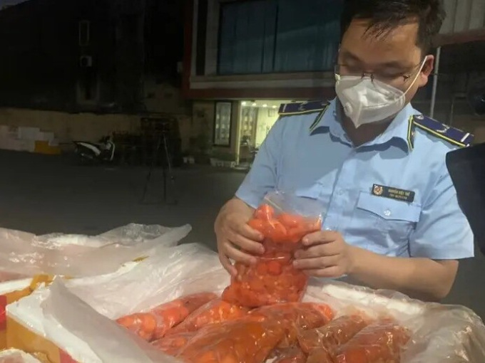 Hà Nội tạm giữ hơn 7 tấn thực phẩm đông lạnh không có nguồn gốc