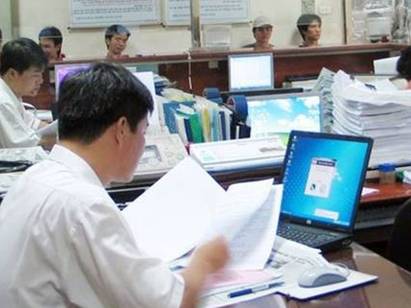 Cán bộ, công chức xã không sáp nhập có được hưởng chế độ nghỉ hưu trước tuổi?
