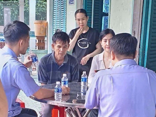 Cục điều tra VKSND tối cao đến tận nhà làm việc với mẹ nữ sinh ở Vĩnh Long