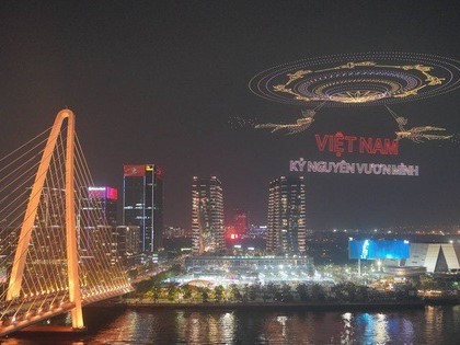 Quán cà phê kêu gọi người dân trả drone ra thông báo khẩn
