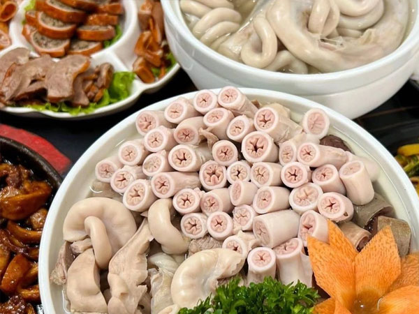 Quán lòng xe điếu nổi tiếng ở TPHCM bị kiểm tra, tạm dừng đón khách