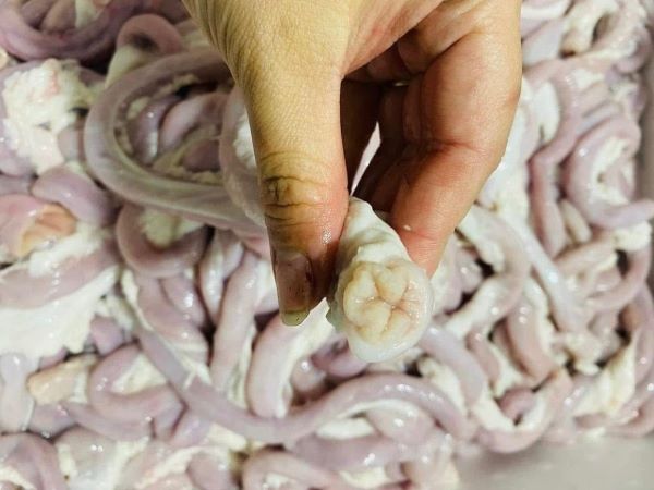 Lòng se điếu bán chợ online chỉ 25.000-40.000 đồng/kg, thịt nhập giá rẻ đổ bộ