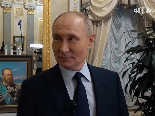 25 năm là chủ nhân Điện Kremlin, Tổng thống Putin lần đầu mở cửa căn hộ quyền lực nhất nước Nga