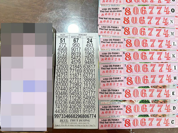 Người đàn ông ở Bình Dương trúng 13 tờ độc đắc, 3 anh em ruột cùng đi nhận tiền