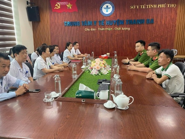 Đưa con đi cấp cứu nhưng lại lao vào tấn công bác sĩ, người đàn ông phải xin lỗi công khai