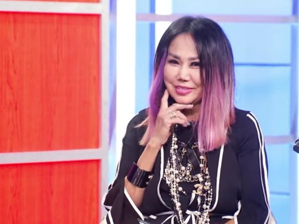 Nữ ca sĩ 57 tuổi lần đầu xuất hiện chính thức sau scandal bị bắt giữ