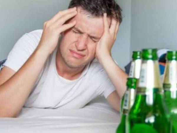 Uống nhiều đồ uống có cồn có thể làm tăng nguy cơ tổn thương não bộ