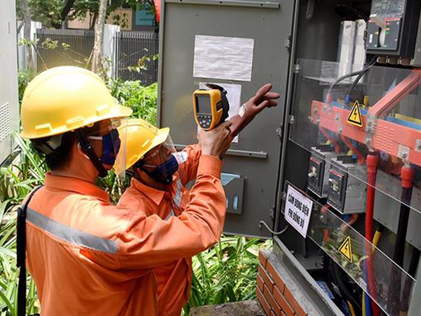 Giá điện tăng lên hơn 2.200 đồng/kWh từ ngày 10/5
