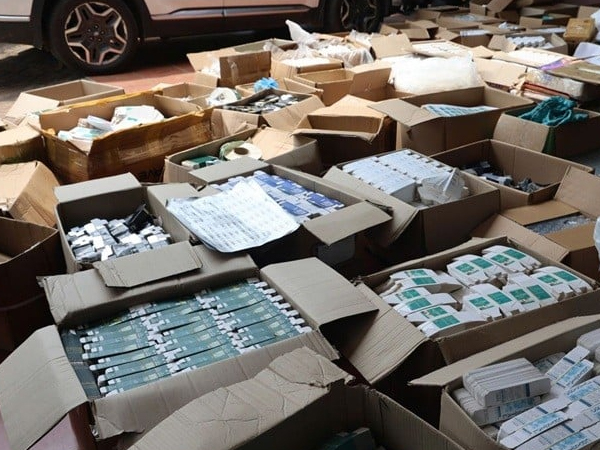 'Đột nhập' xưởng sản xuất mỹ phẩm giả, bán trăm nghìn đơn trên Shopee, TikTok