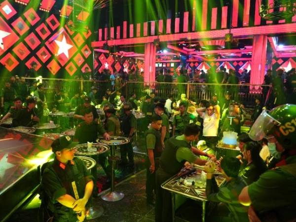 Khởi tố 6 vụ án, bắt giam 22 bị can liên quan đến quán bar Paris Night