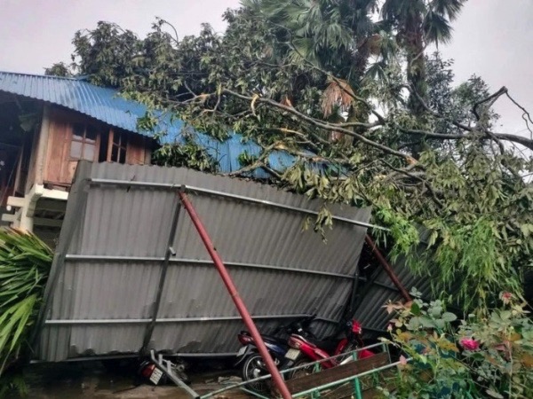 Nóng: Mưa lớn khiến nhiều khu dân cư ngập úng, một người bị mất tích nghi do nước cuốn trôi