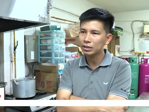 'Vua lòng chát' nói gì với VTV về thùng xốp đựng lòng se điếu có dòng chữ lạ, giống chữ Trung Quốc?