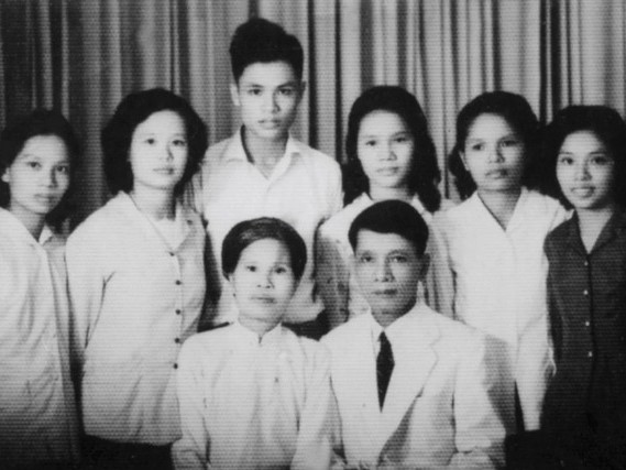 Nhà văn duy nhất của Việt Nam mang hàm Giáo sư, làm bố vợ của 3 vị tướng lừng danh lịch sử