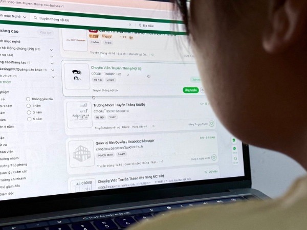 Gen Z 'không hợp thì nhảy việc': Nhà tuyển dụng xoay xở ra sao?