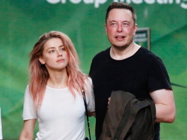 Elon Musk bị nghi là cha của các con Amber Heard