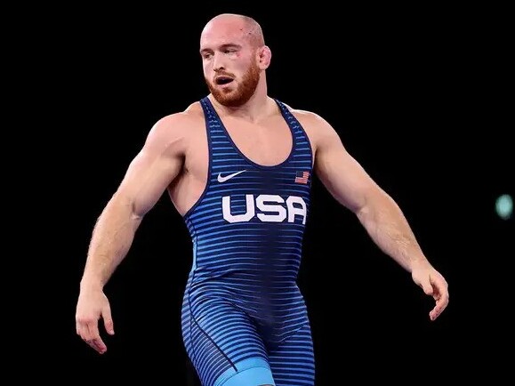 Nhà vô địch Olympic bị bắt khi đang mua dâm trong khách sạn