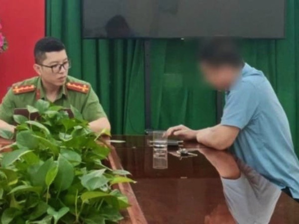 Vụ gửi ảnh nhạy cảm vào zalo chung: Hiệu trưởng lên tiếng giải thích, lý do nghe như phim truyền hình