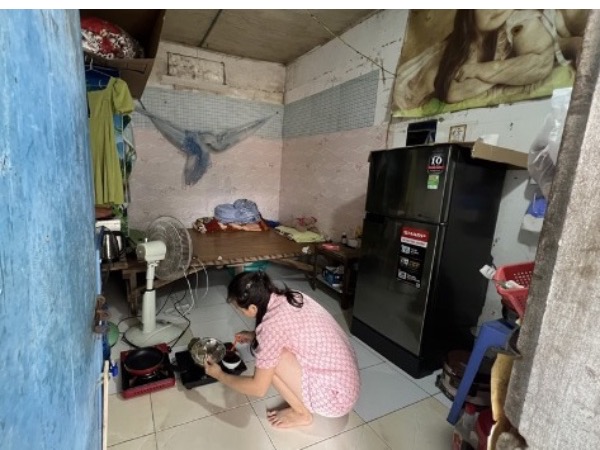 Chủ trọ tăng giá điện cao chót vót, sinh viên 'cắn răng' chấp nhận vì sợ phải ra đường