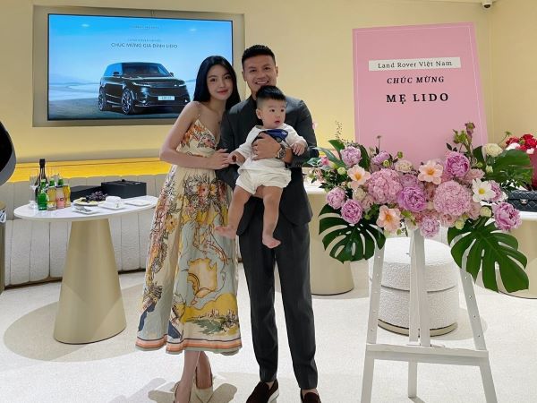 Quang Hải 'vung tiền tỷ' tặng vợ Range Rover đắt đỏ, tiết lộ lý do bất ngờ
