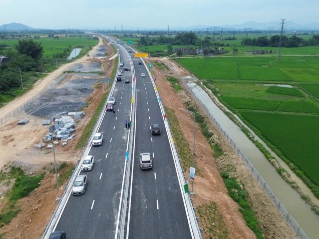 Mở rộng 1.144 km cao tốc Bắc - Nam từ Hà Nội đến TP.HCM lên 6 làn xe, dự kiến khởi công trong năm 2025