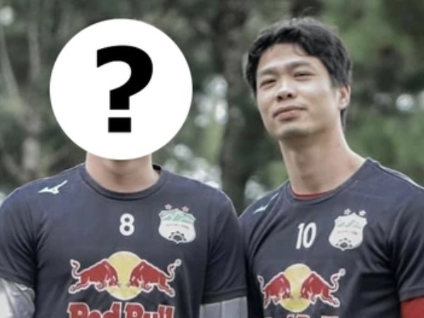 Trụ cột 'dành cả thanh xuân' với HAGL sắp ra đi, tái ngộ Công Phượng