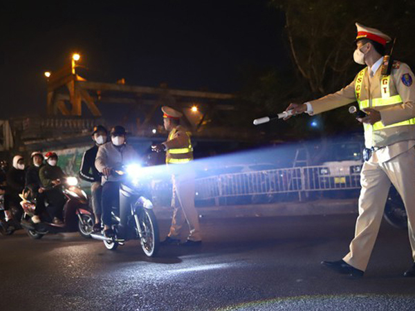 Đề xuất tăng mức phạt tiền vi phạm giao thông lên tối đa 200 triệu đồng, vì mức 75 triệu đồng còn thấp