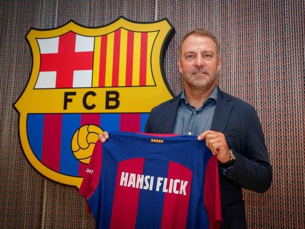 Hansi Flick đã làm gì để vực dậy Barcelona?