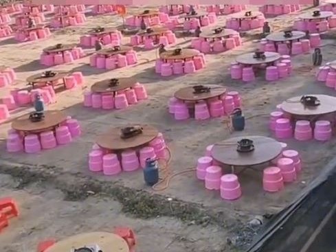 Bày 100 mâm tiệc cưới, cả làng không ai đến: Nguyên nhân khiến gia đình chết lặng