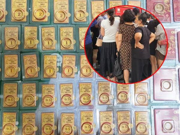Hơn 20 ngày 'đội mưa, đội nắng' xếp hàng mua vàng, người phụ nữ ở Hà Nội lỗ gần 200 triệu đồng