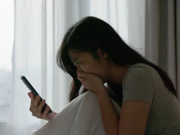Nữ sinh viên năm nhất ở Hà Nội 'chết lặng' khi sập bẫy lừa đảo liên hoàn, mất trắng gần 1 tỷ đồng