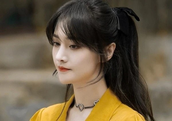 Rộ tin đồn Trịnh Sảng được đại gia tặng biệt thự, xe sang sau khi sinh con
