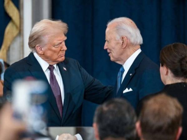 Tổng thống Donald Trump có hành động gây chú ý sau khi biết tin ông Biden bị ung thư ác tính