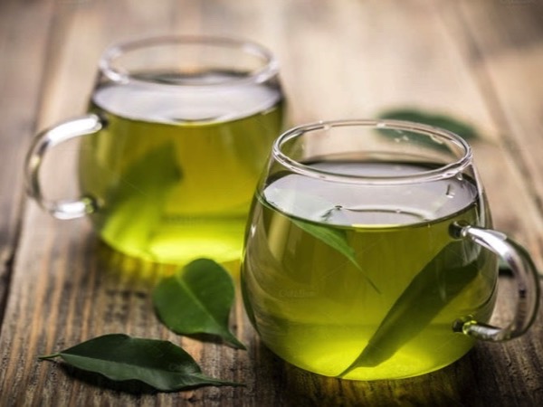 Tại sao không nên dùng nước sôi 100 độ C để pha trà xanh?