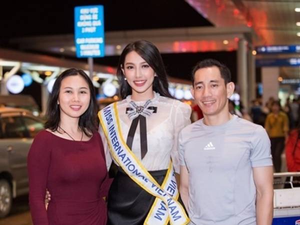 Mẹ Thùy Tiên có thái độ kỳ lạ sau khi con gái bị bắt, dù trước đó từng lớn tiếng bênh vực con gái