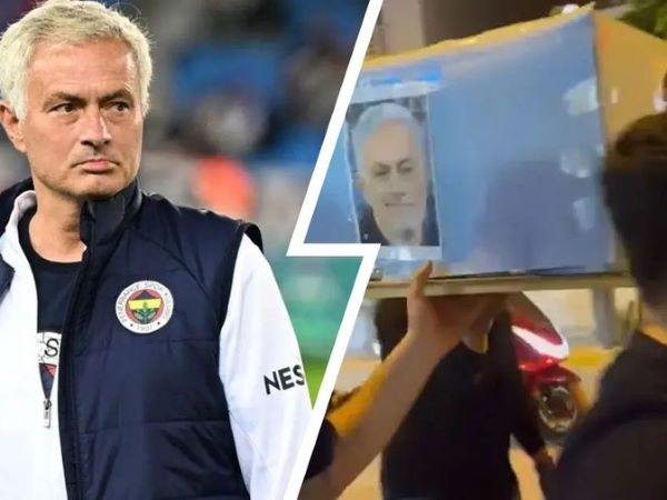 CĐV Galatasaray mang quan tài in hình Mourinho diễu phố