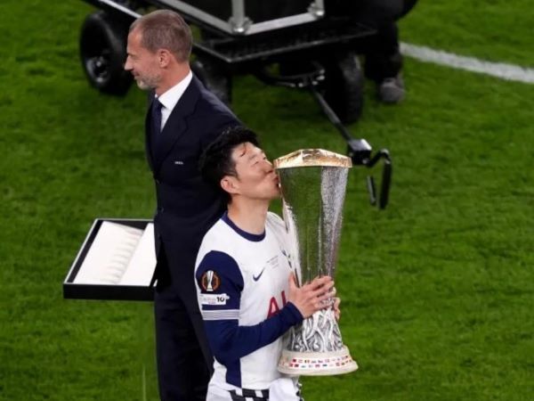 Son Heung-min gặp sự cố hy hữu tại chung kết Europa League, đích thân Chủ tịch UEFA phải xin lỗi