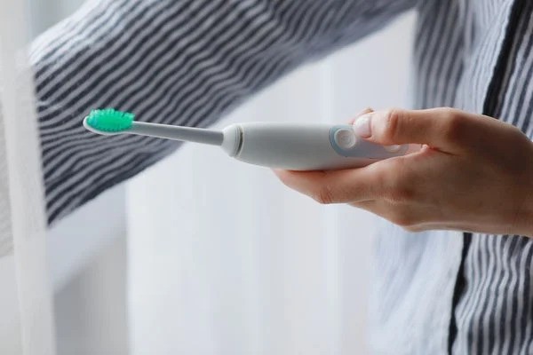 Bắt quả tang chồng ngoại tình nhờ bàn chải đánh răng điện
