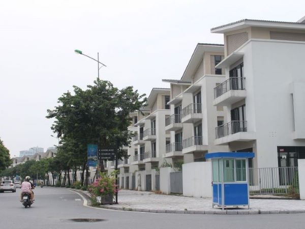 Biệt thự, liền kề Hà Nội chạm mốc 750 triệu đồng/m2, thị trường BĐS 'nóng bỏng tay'